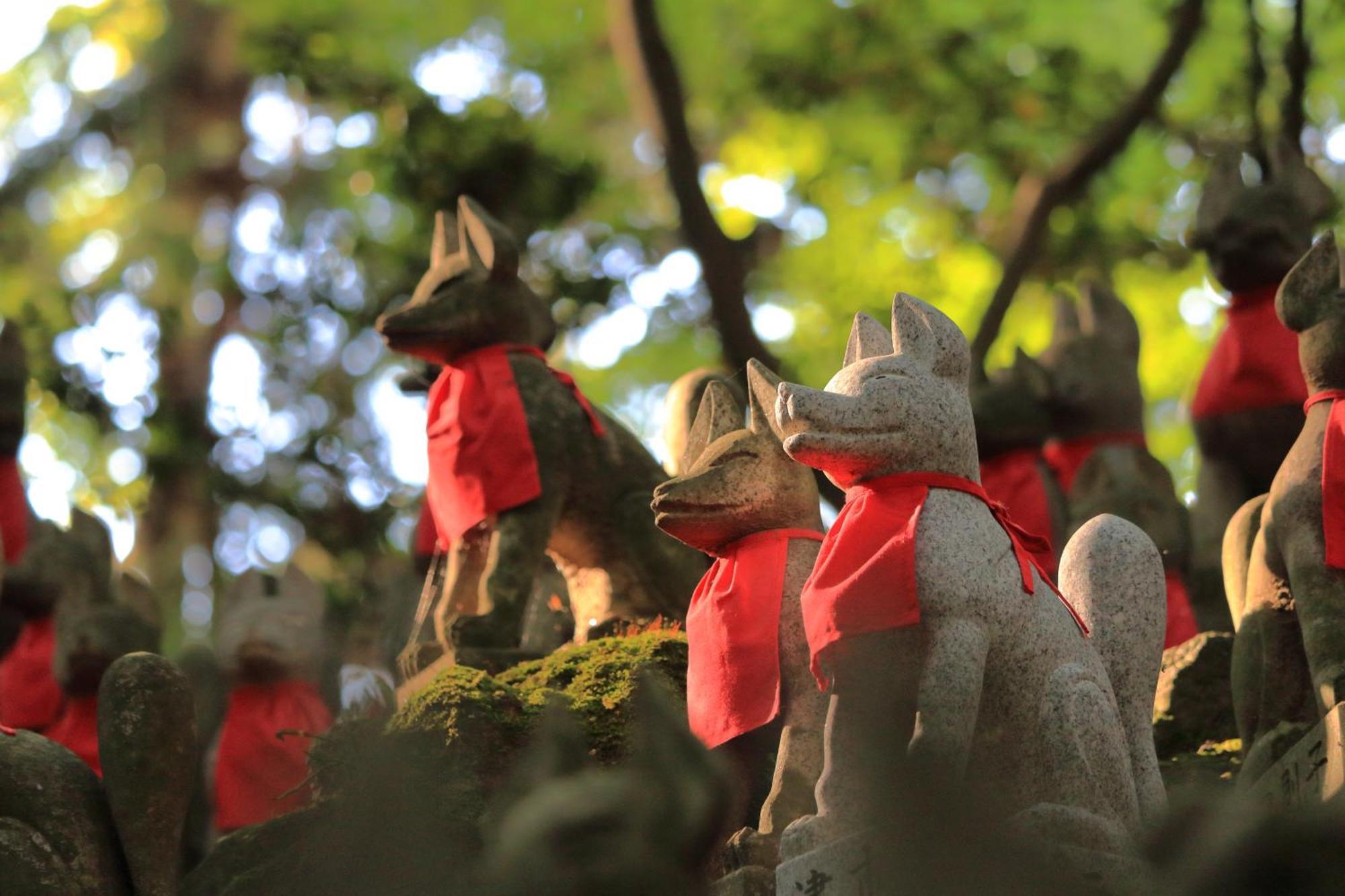 Hotel Associa Toyohashi Ngoại thất bức ảnh Kitsune statues at a shrine