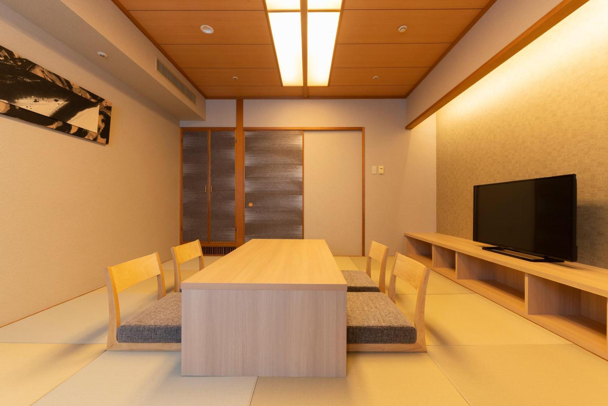Hotel Associa Toyohashi Ngoại thất bức ảnh A room in a ryokan
